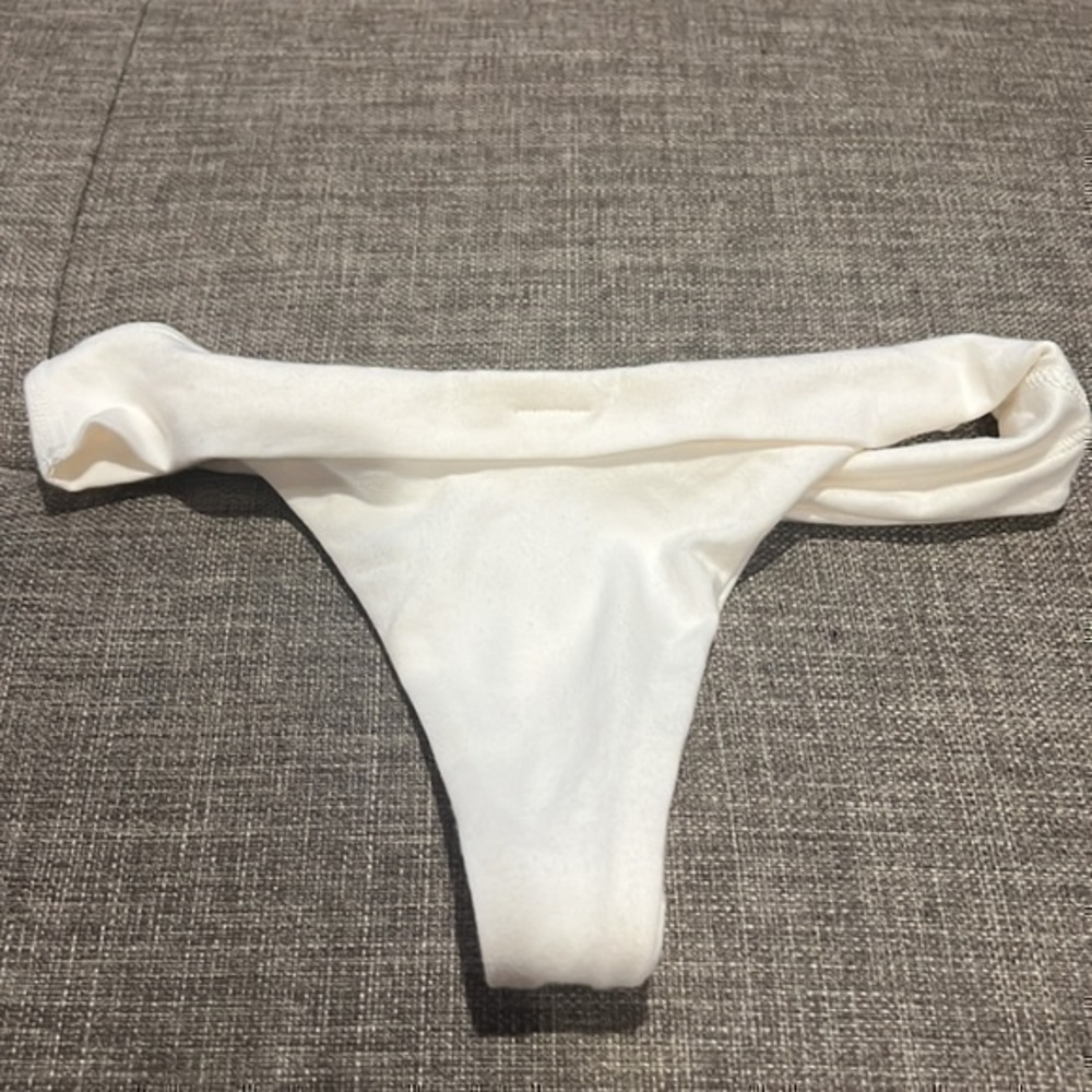 Skims Twist Thong